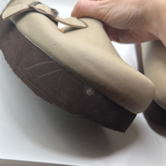 CUSHIONAIRE Women's Cork Footbed Platform Clog 8 SAND - Picture 8 of 8